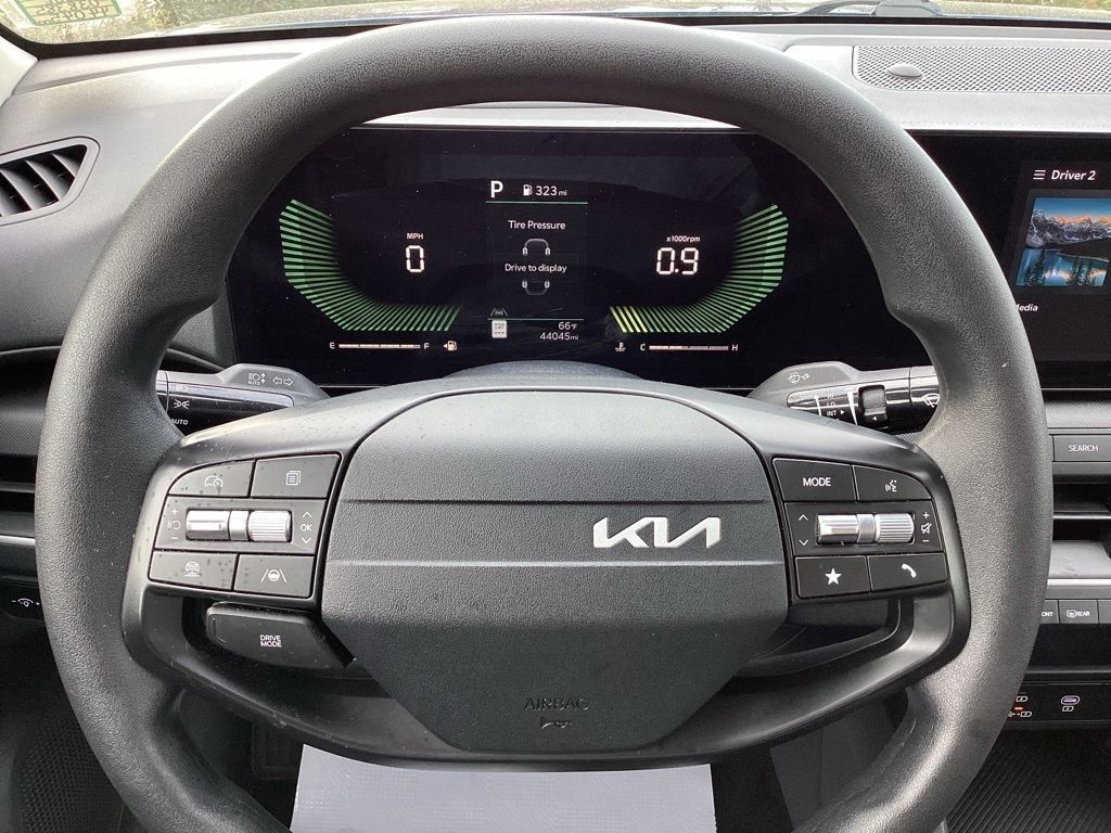 Used 2025 Kia K4 FWD image 23