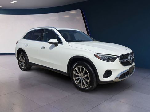 Used 2024 Mercedes-Benz GLC 300 w/ Winter Package image 7
