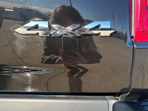 Used 2019 RAM 1500 Laramie image 24