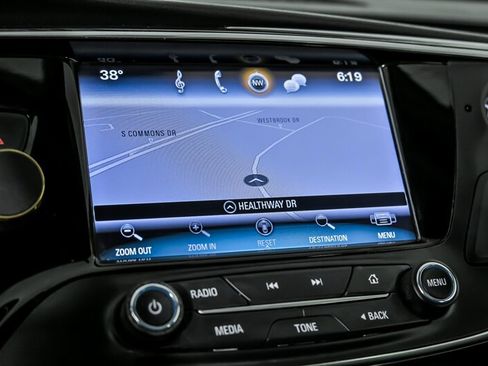 Used 2017 Buick Envision Essence image 30