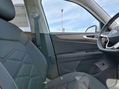New 2026 Volkswagen Atlas SE FWD image 29