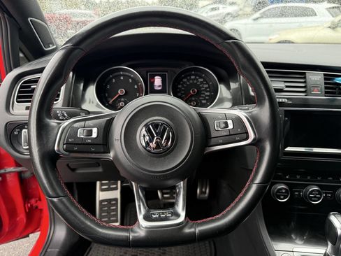 Used 2015 Volkswagen Golf 4-Door image 20