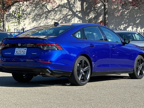 Used 2023 Honda Accord Sport image 4