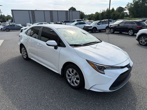 Used 2024 Toyota Corolla LE FWD image 11
