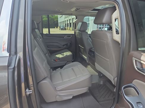 Used 2019 GMC Yukon XL Denali w/ Denali Ultimate Package AWD/4WD image 39