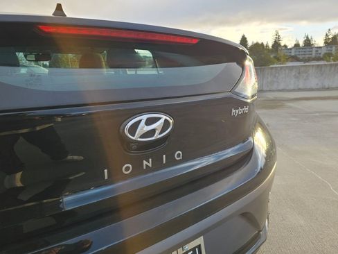 Used 2020 Hyundai Ioniq SEL image 15