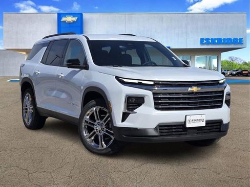 New 2026 Chevrolet Traverse LT w/ Driver Confidence Package image 1