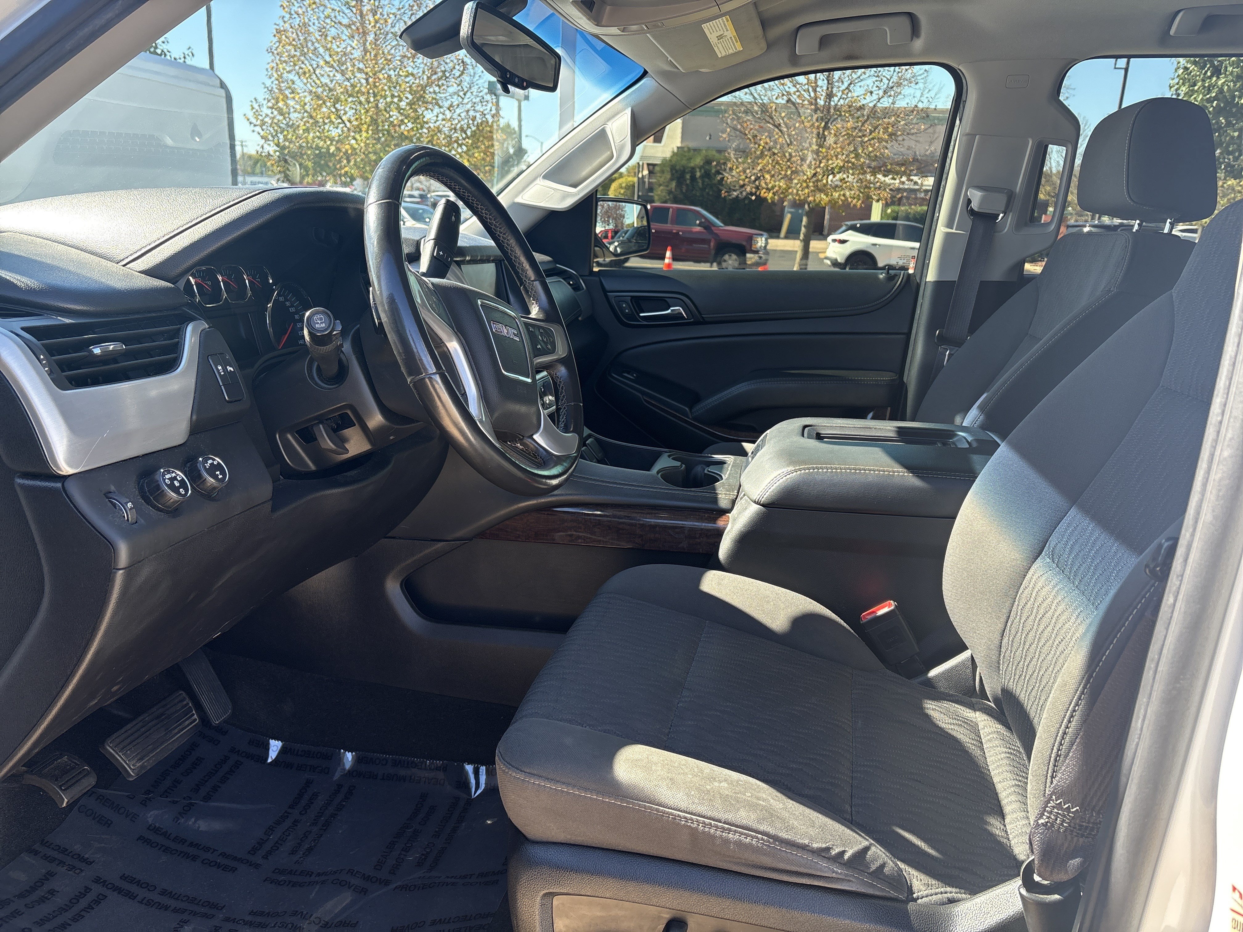 Used 2017 GMC Yukon XL SLE AWD/4WD image 13