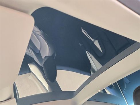 Used 2022 Tesla Model 3 Long Range image 18