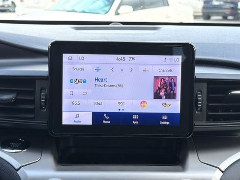 Used 2022 Ford Explorer XLT image 24