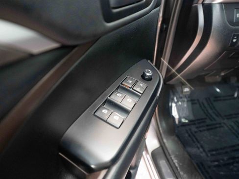 Used 2019 Toyota Highlander Limited image 7