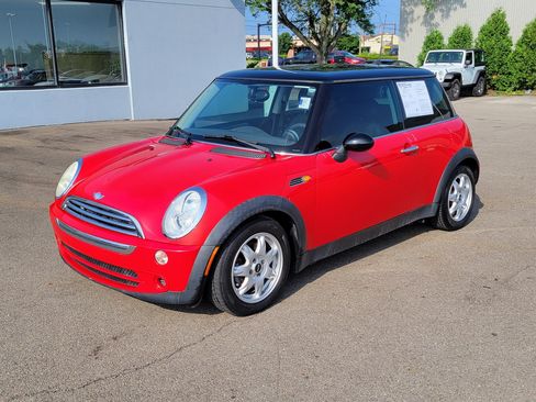 Used 2006 MINI Cooper Hardtop FWD image 2