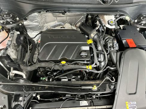Used 2024 Chevrolet Trax LS w/ LS Convenience Package FWD image 32