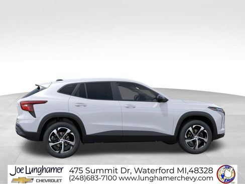 New 2026 Chevrolet Trax RS w/ Driver Confidence Package FWD image 5