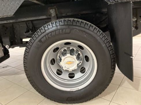 Used 2025 Chevrolet Silverado 3500 W/T image 27