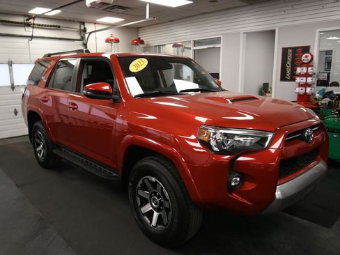 Certified 2023 Toyota 4Runner TRD Off-Road Premium w/ Moonroof Package AWD/4WD image 2