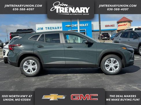 New 2026 Chevrolet Trax LS w/ Driver Confidence Package image 17