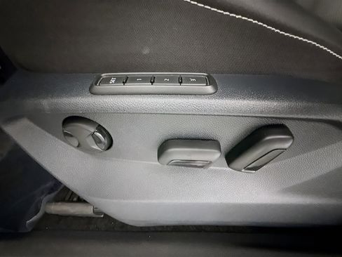 Used 2024 Volkswagen Tiguan SEL R-Line image 42