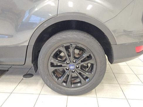 Used 2017 Ford Escape SE FWD image 12