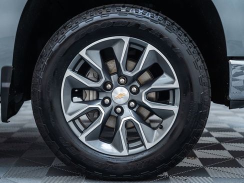 Used 2025 Chevrolet Silverado 1500 LT AWD/4WD image 18
