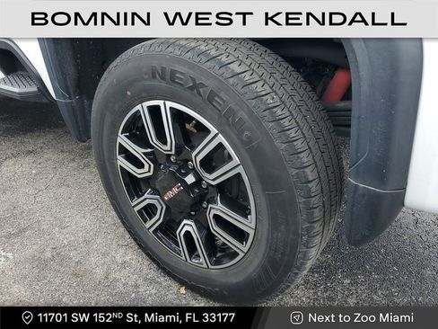 Used 2021 GMC Sierra 2500 AT4 w/ AT4 Premium Plus Package image 10
