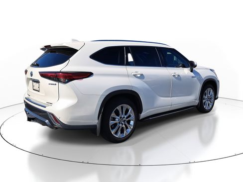 Used 2021 Toyota Highlander Limited image 7