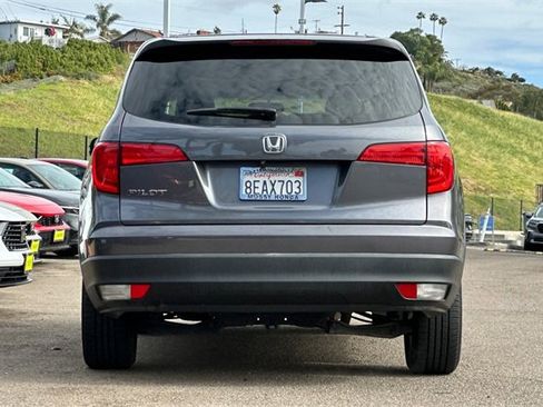 Certified 2018 Honda Pilot LX image 6