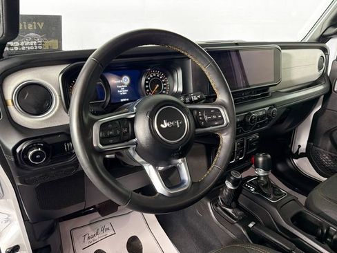 Used 2024 Jeep Wrangler Unlimited Sahara AWD/4WD image 9