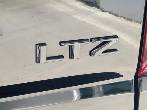 Used 2022 Chevrolet Silverado 2500 LTZ w/ LTZ Plus Package AWD/4WD image 9