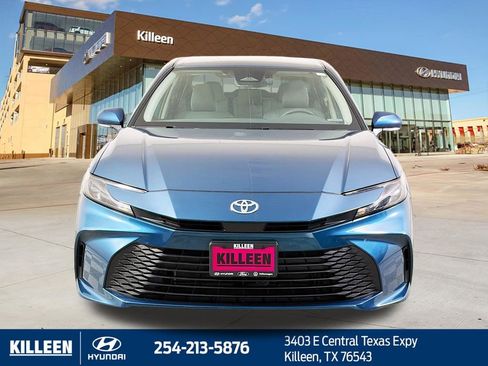Used 2025 Toyota Camry LE image 2