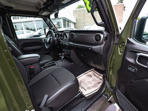 Used 2023 Jeep Wrangler Freedom Edition image 28