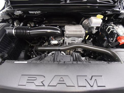 Used 2024 RAM 1500 Laramie AWD/4WD image 28