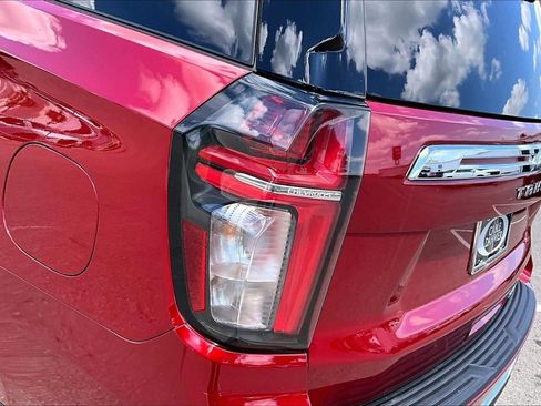 Used 2024 Chevrolet Tahoe Premier AWD/4WD image 28