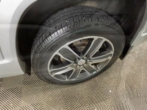 Used 2018 GMC Acadia Denali w/ Technology Package AWD/4WD image 18