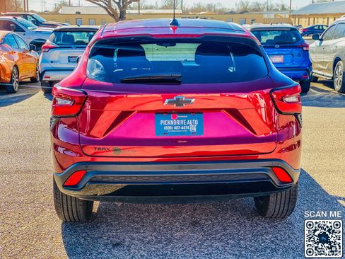 Used 2024 Chevrolet Trax RS w/ Driver Confidence Package image 7