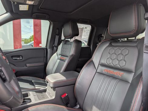 Used 2023 Nissan Frontier PRO-4X AWD/4WD image 7