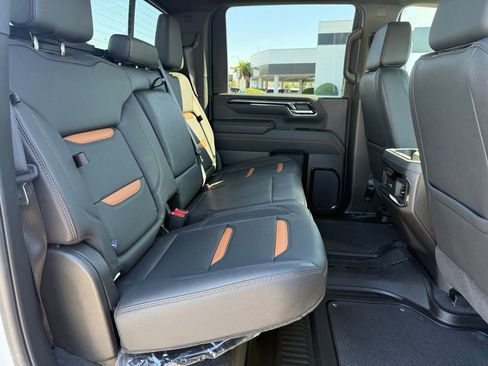 Used 2025 GMC Sierra 2500 AT4 w/ AT4 Premium Plus Package AWD/4WD image 21