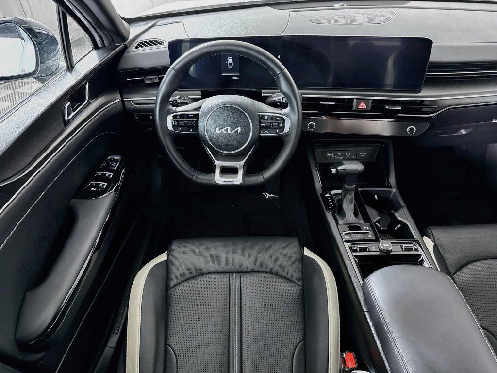 Used 2025 Kia K5 GT-Line AWD/4WD image 4