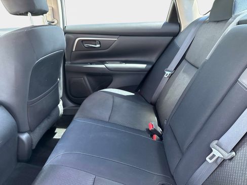 Used 2018 Nissan Altima 2.5 SR FWD image 12