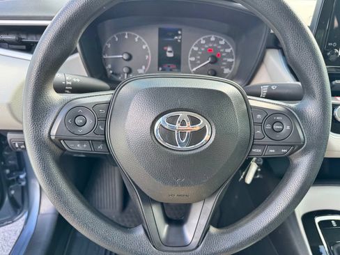 Used 2025 Toyota Corolla LE FWD image 15