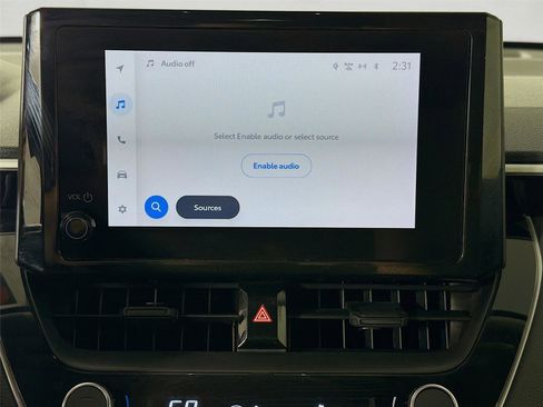 Used 2025 Toyota Corolla Cross LE image 14