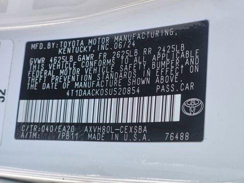 Used 2025 Toyota Camry SE image 35