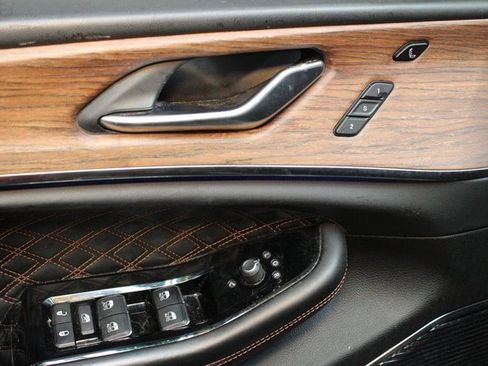 Used 2021 Jeep Grand Cherokee L Summit w/ Luxury Tech Group V image 22