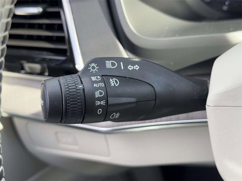 Certified 2024 Volvo XC90 B6 Ultimate w/ Protection Package Premier image 21