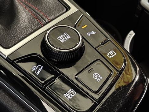 Used 2023 Kia Sportage SX image 32