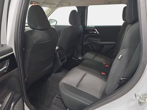 Used 2023 Mitsubishi Outlander ES AWD/4WD image 12