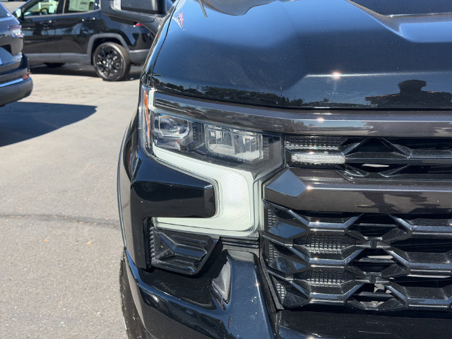 Used 2022 Chevrolet Silverado 1500 ZR2 w/ Technology Package AWD/4WD image 5