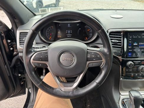 Used 2020 Jeep Grand Cherokee Altitude image 18