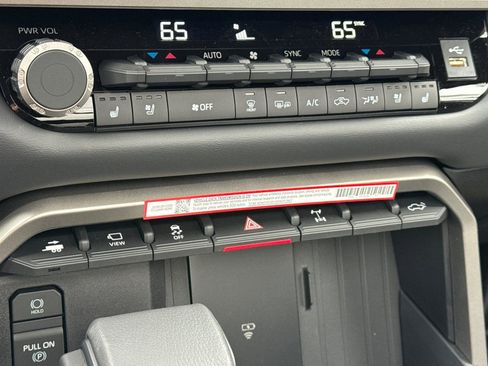 New 2026 Toyota Tundra Platinum AWD/4WD image 19