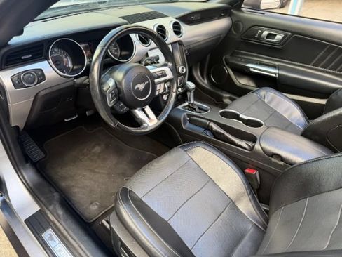 Used 2020 Ford Mustang Premium RWD image 17
